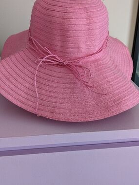 Pink Wide-Brim Sun Hat - Women's Hat Non-smoking and pet-free household.